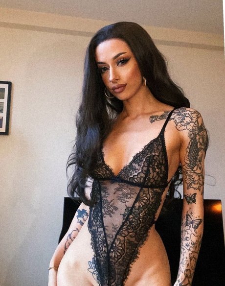 MistressLilyMay model top archiv