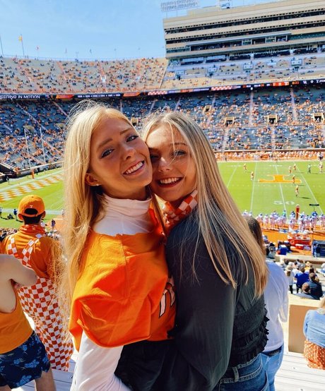 Mary Chapman Morrow top erotische bild