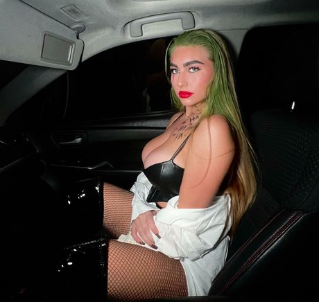 Trinityy Rain hübsche akt archiv