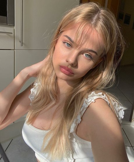 Sara Crumbleleg kostenlose pornografische fotos