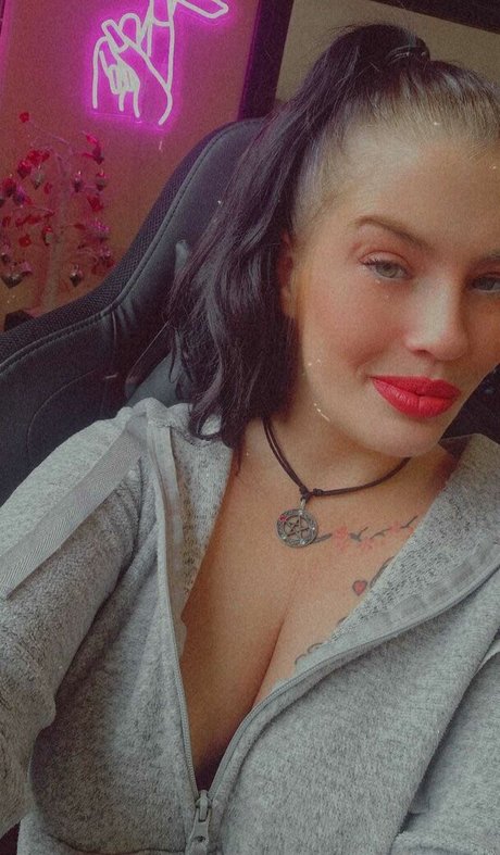 sperma auf der muschi onlyfans sexy nette bild