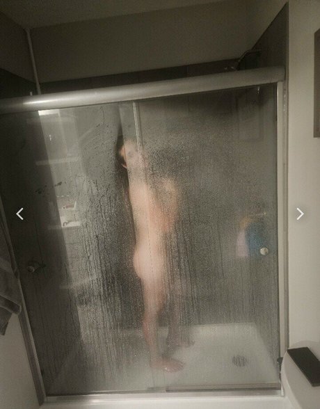 Annoyed Wifey model freie bilder