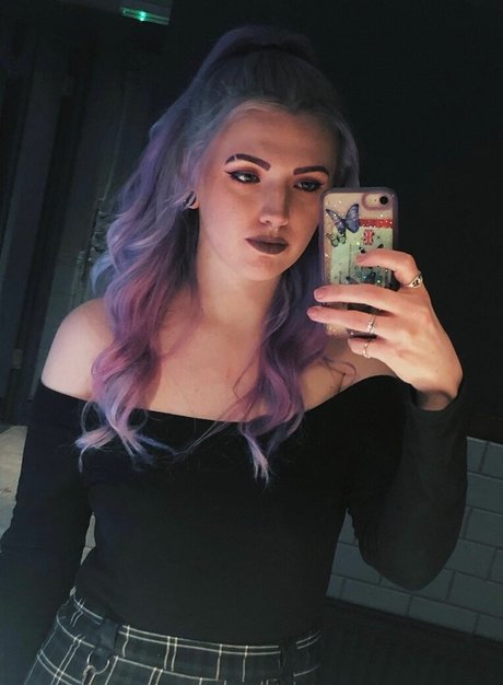 MYSTIK MINX erwachsene nackte galerie