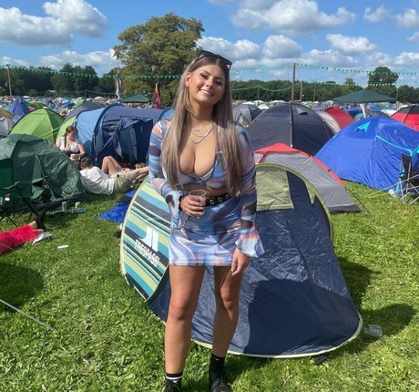 Millie C top nacktheit foto