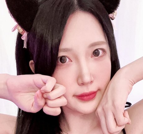 lluchiaa exklusive nackte foto