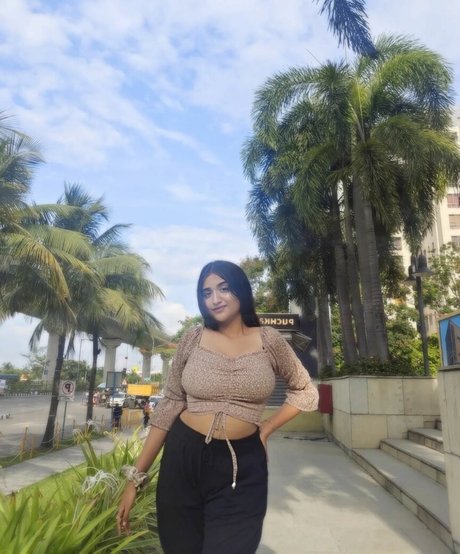 Ruchika Tandon top hd archiv