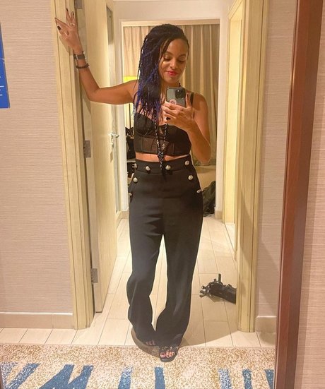 Lucy Hedges porno xxx bild