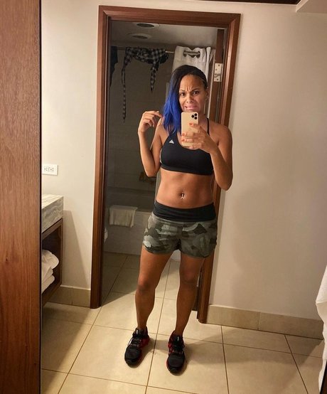 Lucy Hedges xxx nackt galerie