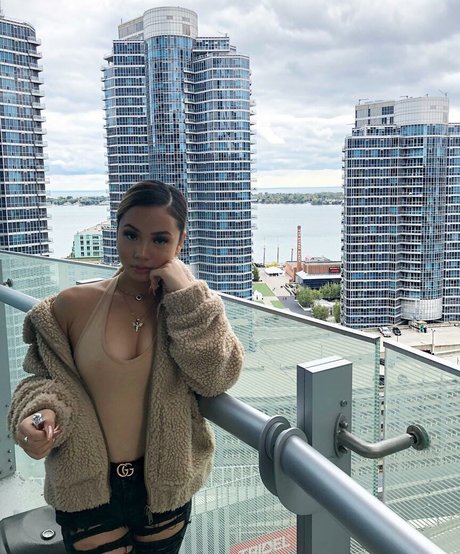 Thailiian nacktheit sexy bilder