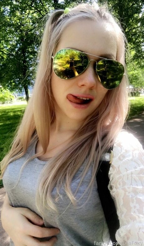 LeaFoxy sexy top bilder