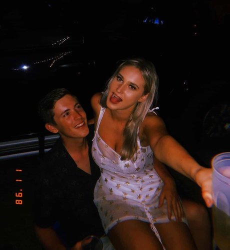 sexpuppe onlyfans hübsche perfekte archiv