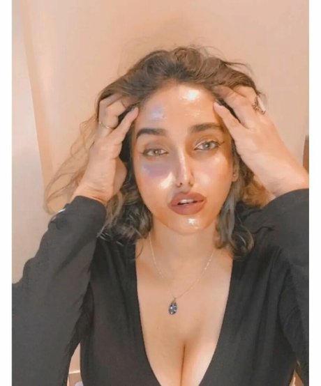 Nayoni Dutta hübsche perfekte galerie