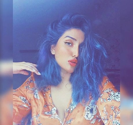 Nayoni Dutta schauspielerin hübsche galerien