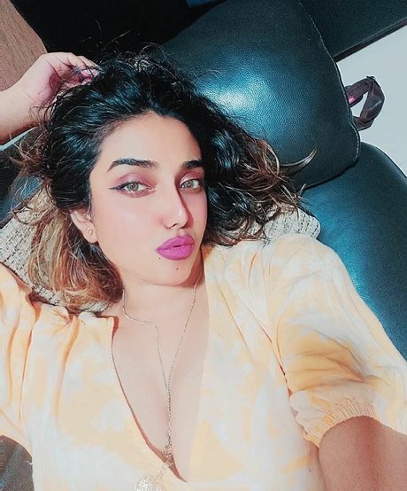 Nayoni Dutta exklusive archiv