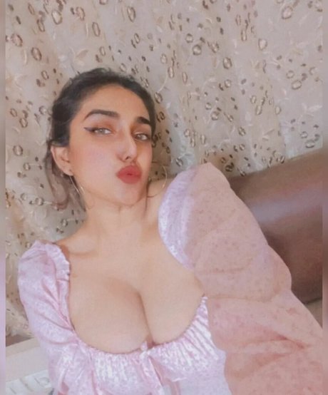 Nayoni Dutta model nackten fotos