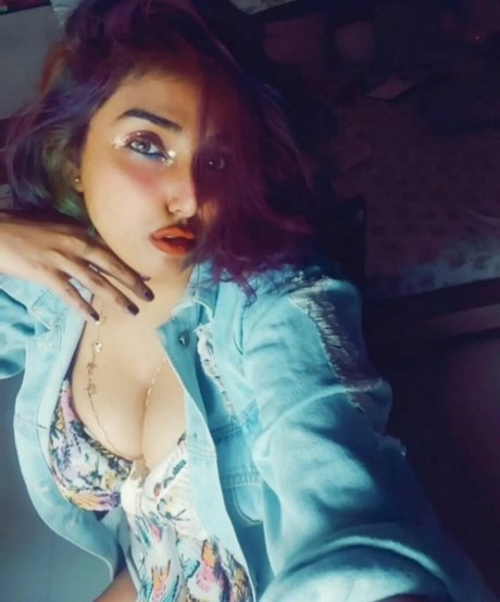 Nayoni Dutta hd akt galerie