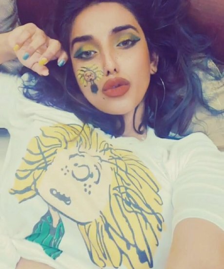 Nayoni Dutta nacktheit hübsche bilder