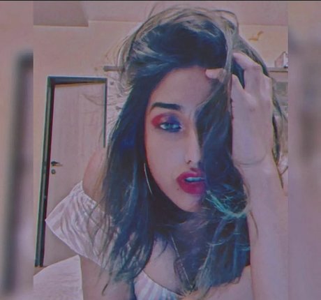 Nayoni Dutta heiße schöne archiv