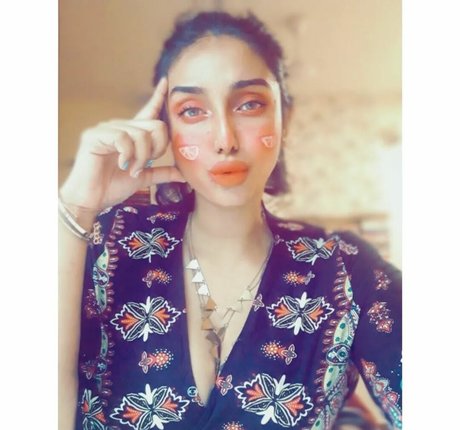 Nayoni Dutta kunst nackt foto