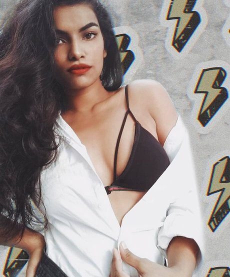 Nidhi Goel kostenlose pornostar fotos