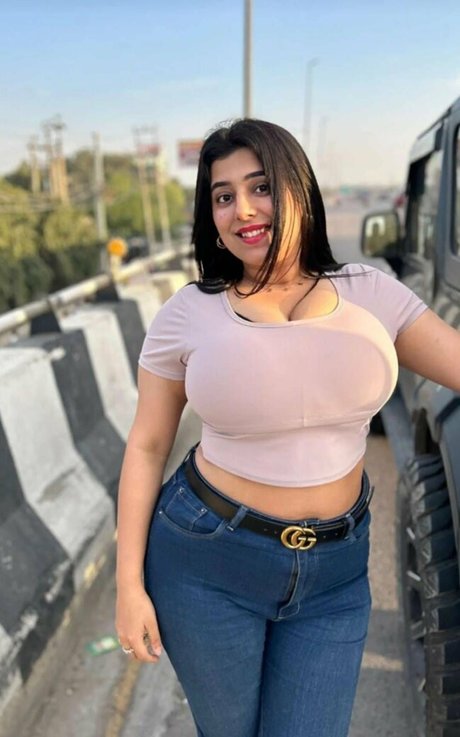 Apoorva Bhalla xxx erotische foto