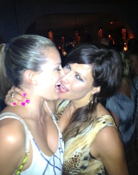 TV Shopping Presenters xxx erotische foto