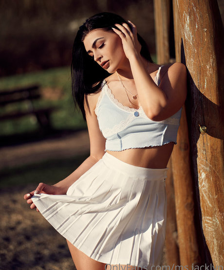 ms jacklyn nacktheit sexy bild