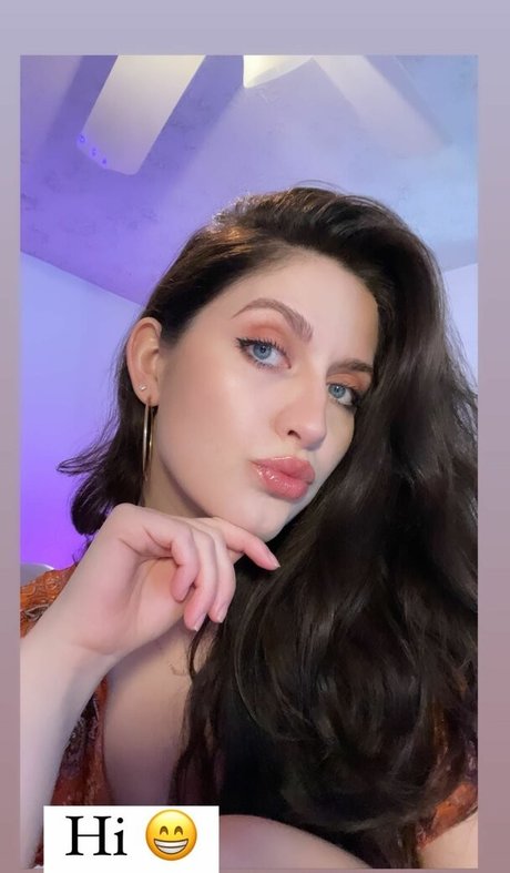 Ashley Jolly nackt akt galerie