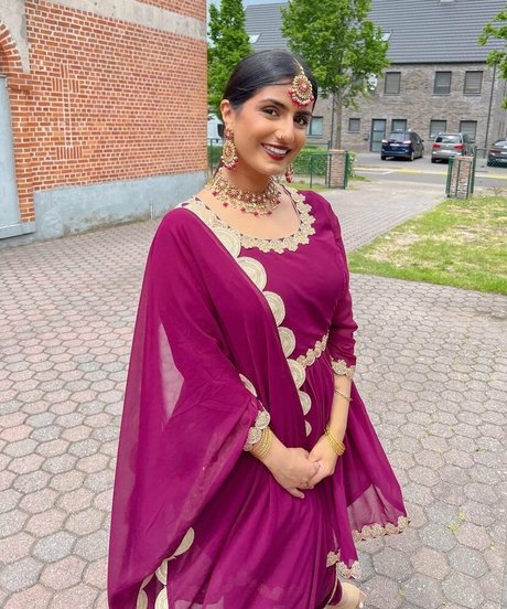 Tindy Kaur schauspielerin schöne galerien