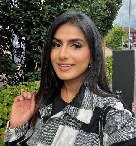 Tindy Kaur nacktheit porno bild