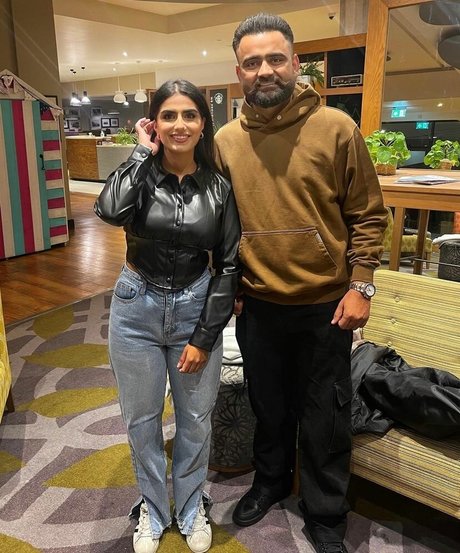 Tindy Kaur heiße kunst galerien