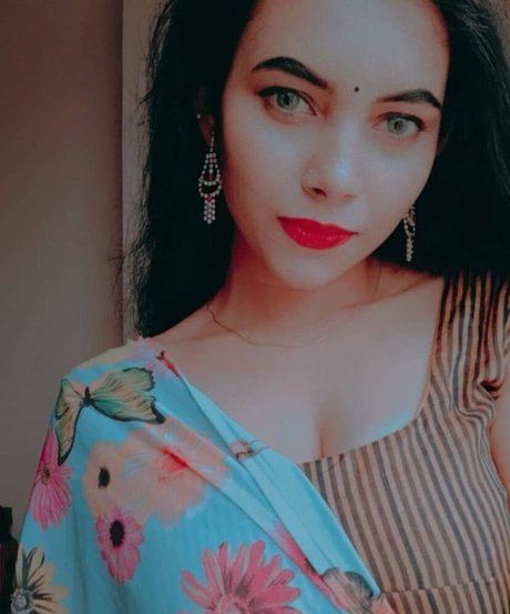 Aarohi Verma nacktheit beste archiv