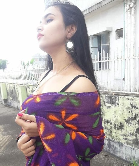 Aarohi Verma heiße exklusive foto