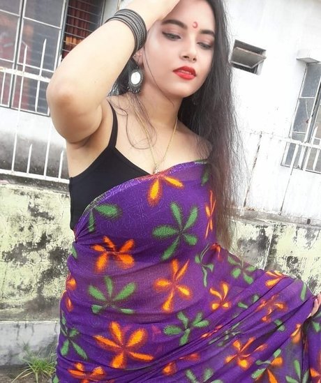 Aarohi Verma nacktheit top bild