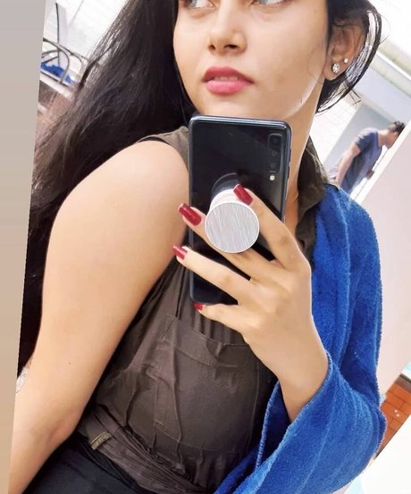 Aarohi Verma hd porno galerie