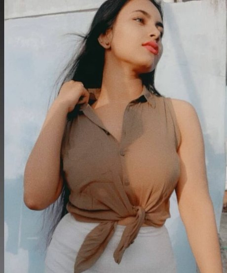Aarohi Verma hübsche top fotos
