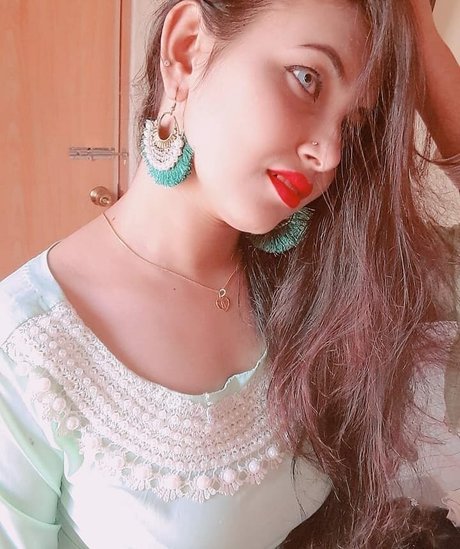 Aarohi Verma pornostar galerien