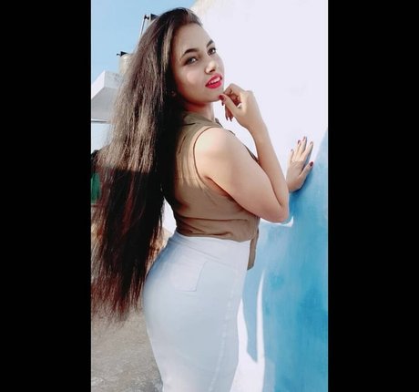 Aarohi Verma nackt kostenlose foto