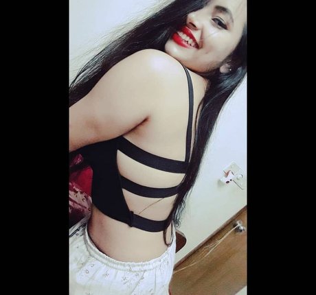 Aarohi Verma heiße nette galerie