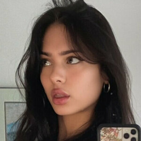 taramichelles model hd foto