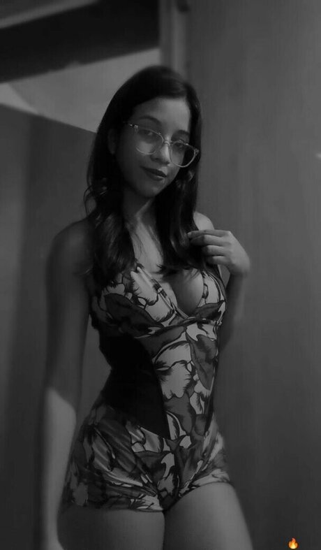 Yasmim kesia schauspielerin akt galerien