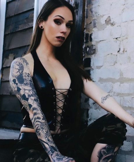 Jessica Kent erwachsene freie bild