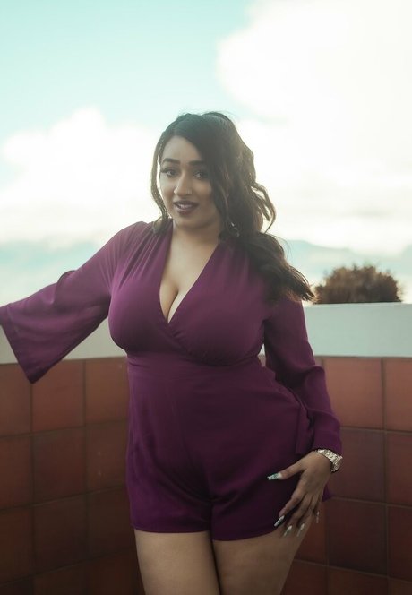 iamrakhi freie nacktheit bild