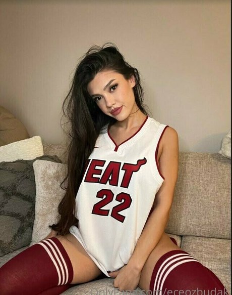 eceozbdk perfekte xxx galerie