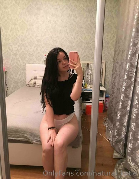 natural katie beste sexy foto