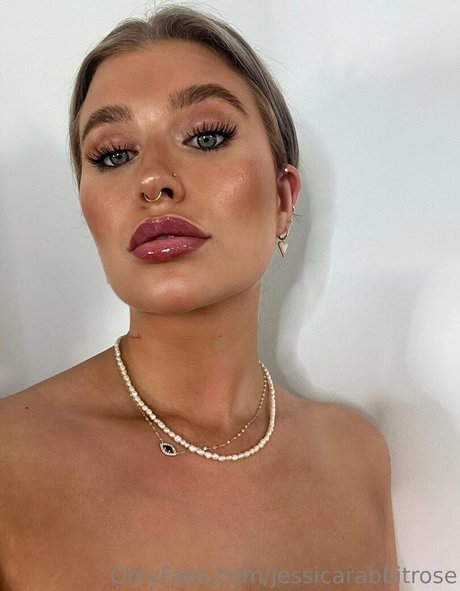 jessicarabbitrose top nackt foto