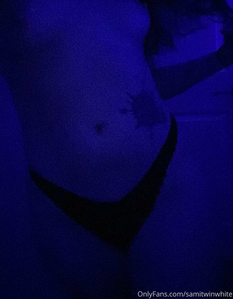 samitwinwhite exklusive nackten foto