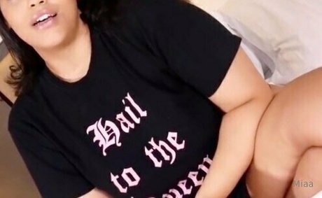 miaayourgirl nackte pornostar foto