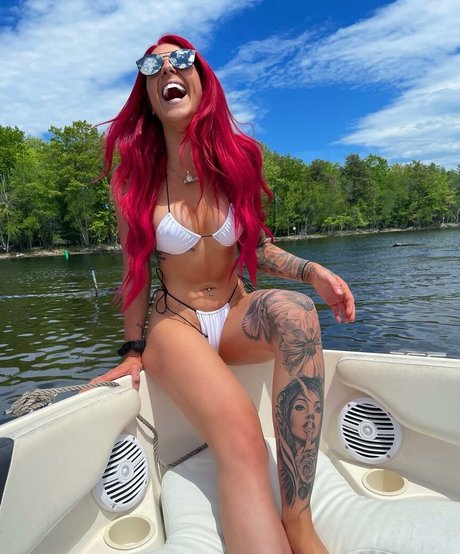 Krissytradio nackten galerie