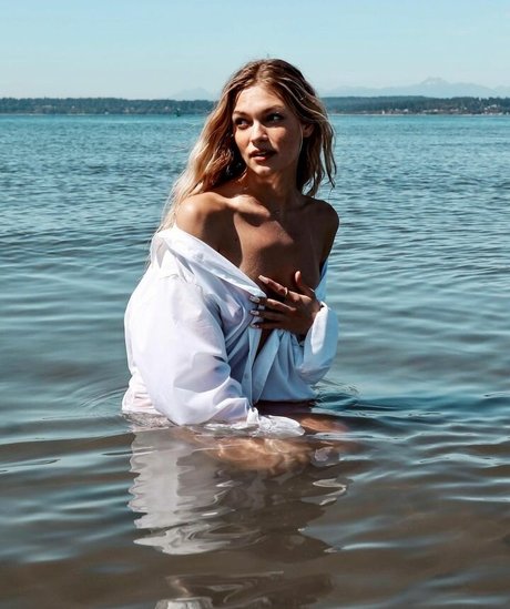 Julia Miller model bilder